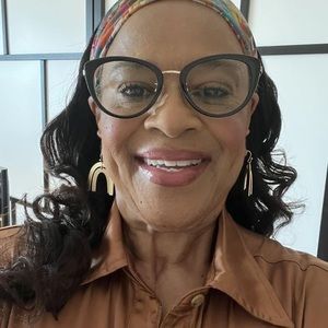 Meet your Posher, Sonya